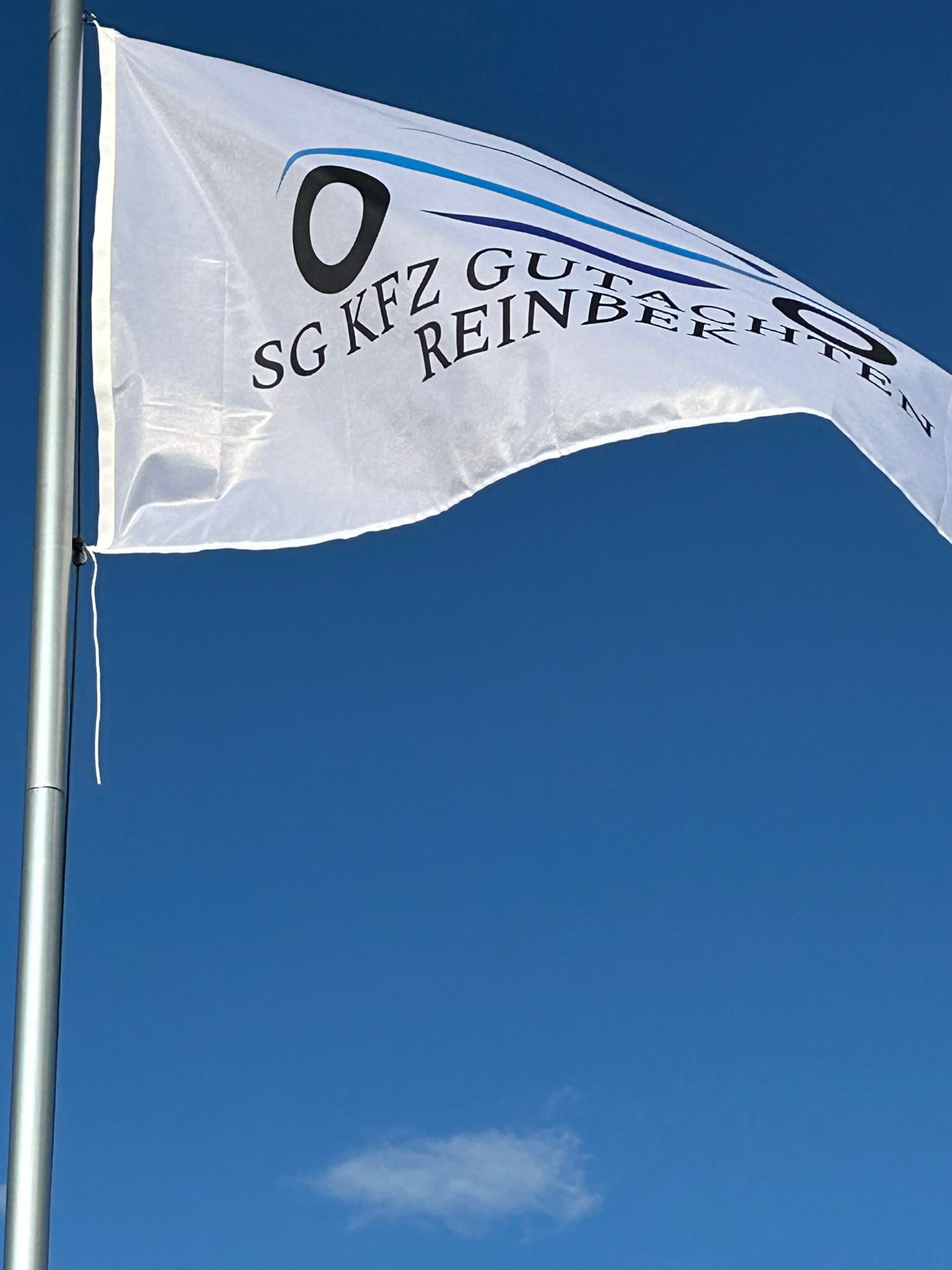 SG Kfz Gutachten Reinbek bei der Begutachtung – Foto 13
